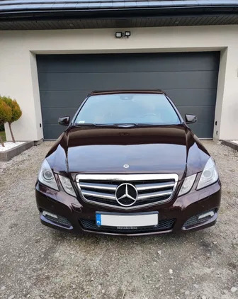 samochody osobowe Mercedes-Benz Klasa E cena 19000 przebieg: 222000, rok produkcji 2009 z Zator